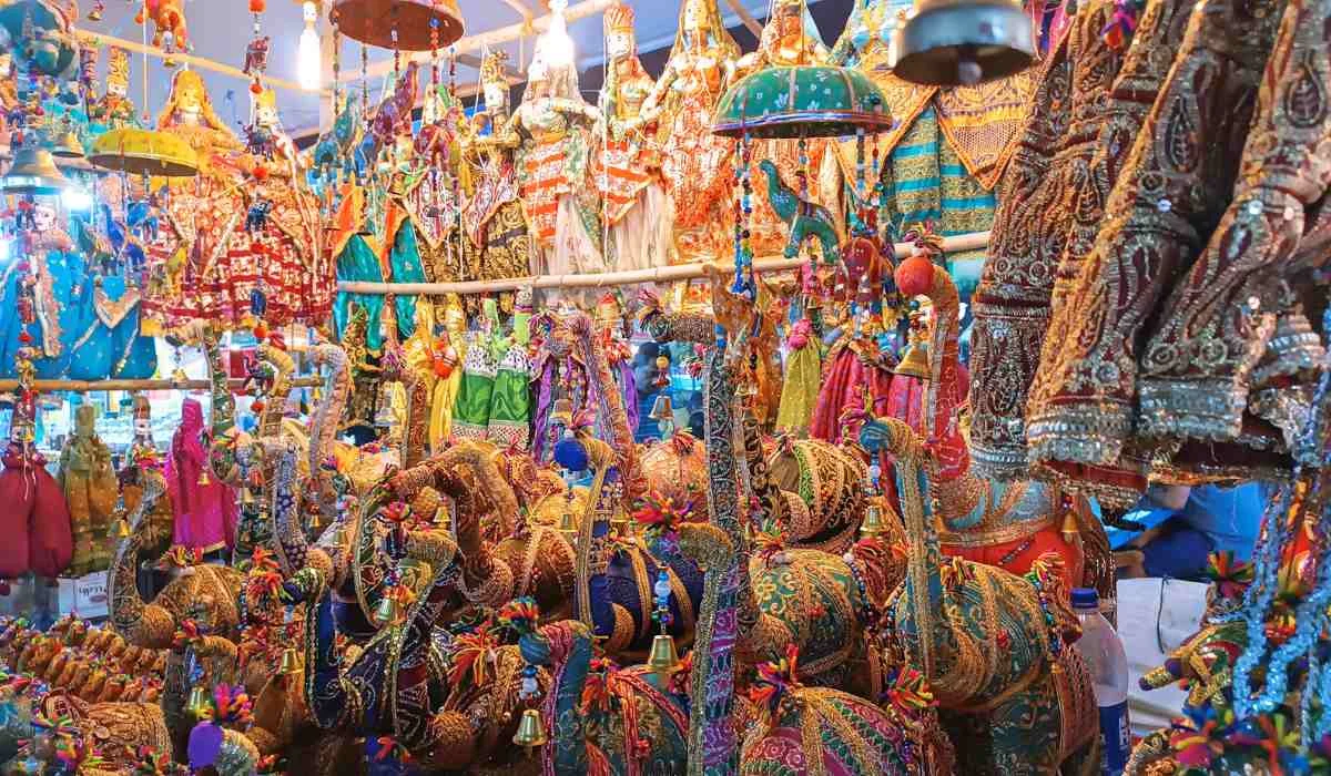 Best Places to Visit in Goa Near Calangute: Anjuna Flea Market